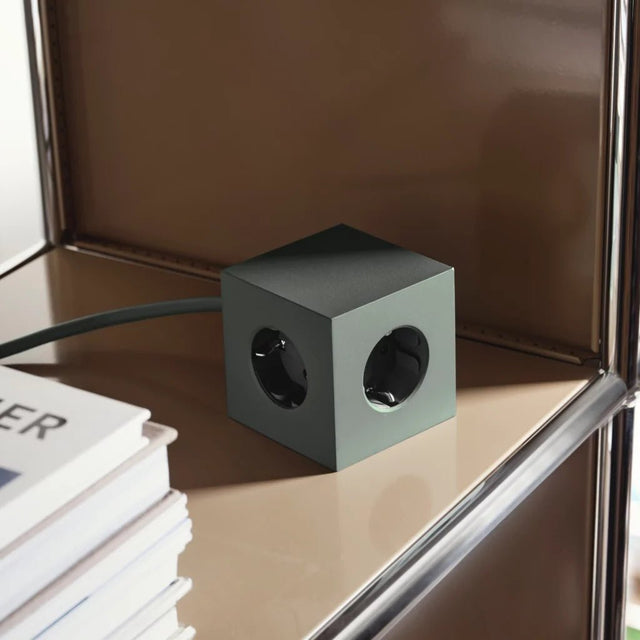 De Avolt stekkerdoos. Deze is wel interieur proof! - wonder & melon