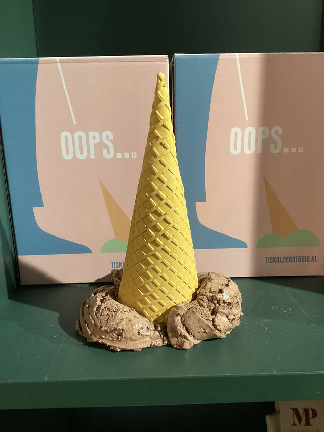 OOPS | bruin | ijsje | Groot