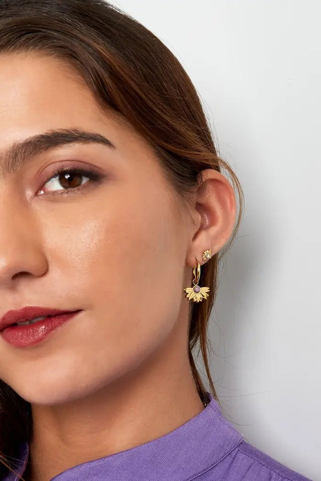 Oorbel bloem met steen | Paars | Stainless Steel - wonder & melon - wonder & melon