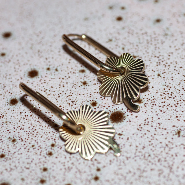 Oorbel Goud Ovaal Flower | Stainless Steel - wonder & melon - wonder & melon