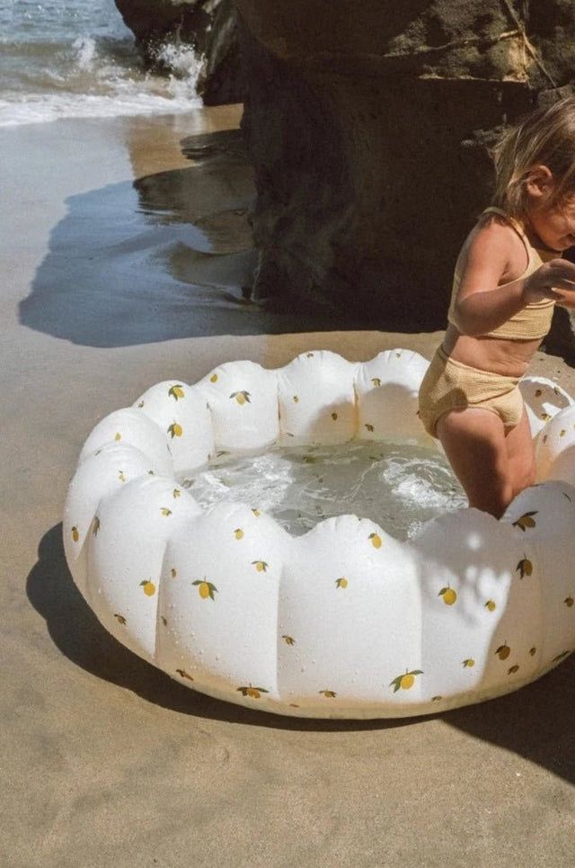 Shell zwembadje klein lemon - Konges Sløjd - wonder & melon