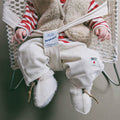 Alwero baby vest Lulu Light Sand Brown gedragen