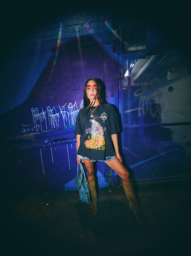SABBI | Listening Bar Tee